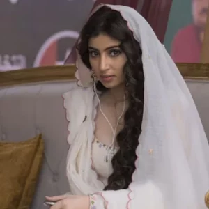 ধুরুন্ধরে সাড়া ফেলা কে এই সারা অর্জুন?