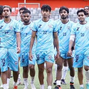 প্রবাসী ফুটবল খেলোয়াড়দের অর্ধেক অর্ধেক 20 টিরও কম ট্রায়াল পান।
