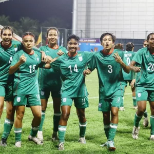 বাংলাদেশ বাস ম্যাচে সর্বশেষ হেসেছিল