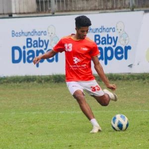 5 মিনিট খেলতে আবাহানিতে মিরসিসিন