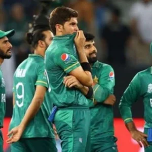 বাংলাদেশ বিমানের দুর্ঘটনায় পাকিস্তানি ক্রিকেট খেলোয়াড়রা কাঁদে