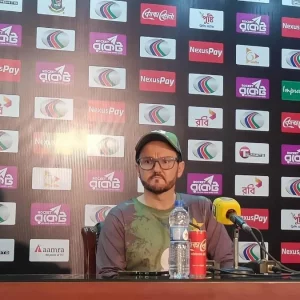 পাকিস্তানি কোচ “তৃতীয় শ্রেণির” কোচ বলেছেন যে দেশের প্রাক্তন রামি