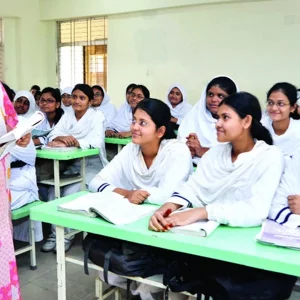 বেতনহীন মানবেতর জীবন কয়েক লাখ শিক্ষকের!