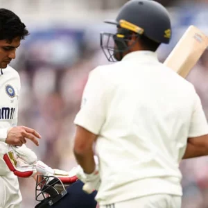 নায়ার রেজিস্টারে এক জোড়া গিল রেকর্ড
