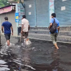 টানা বর্ষণে পানিতে তলিয়ে গিয়েছে রূপগঞ্জের ৩০ এলাকা  