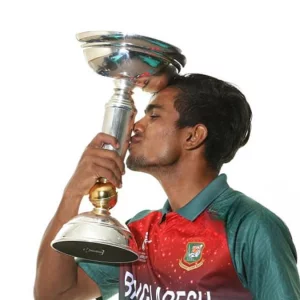 লেভেল-২ কোচিং কোর্স সম্পন্ন করলেন বিশ্বকাপজয়ী আকবর 