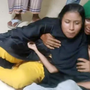 কক্সবাজারে চিংড়ির ঘের দখল নিয়ে গোলাগুলি, নিহত ১