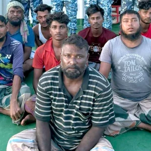 সমুদ্রে তিন দিন ধরে ভেসে থাকা ৮ জেলে উদ্ধার