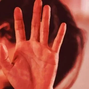 বিয়ের প্রস্তাবে রাজি না হওয়ায় বাড়িতে ঢুকে কিশোরীকে কুপিয়ে জখম, যুবক পলাতক