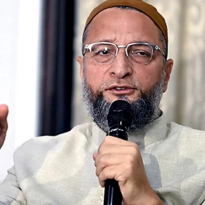 বাংলাদেশিদের ফেরত পাঠাতে চাইলে শেখ হাসিনাকেই আগে ফেরত পাঠান: আসাদউদ্দিন ওয়েইসি