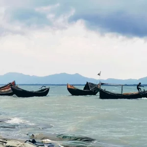 টেকনাফের ১২ জেলেকে আটক করে নিয়ে গেছে আরাকান আর্মি
