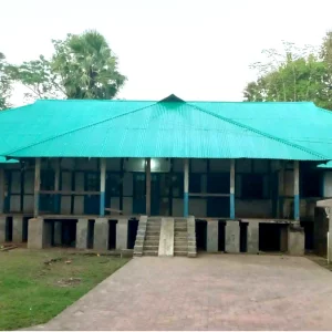 শত বছরের ঐতিহাসিক নিদর্শন এসডিও সাহেবের বাংলো