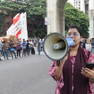 ঘণ্টাব্যাপী অবরোধের পর আগারগাঁও মোড় ছাড়লেন শিক্ষার্থীরা