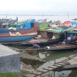 খালিয়াজুরী–উচিৎপুর নৌপথে লাগামহীন ভাড়া, নেই নজরদারি