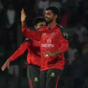 তাসকিনের দিনে সাইফের বল হাতে প্রত্যাবর্তন