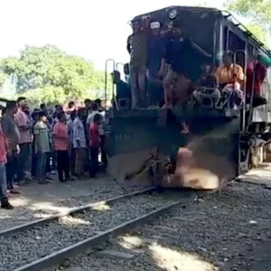 চার ঘন্টা পর ঢাকা-ময়মনসিংহ রেলপথে ট্রেন চলাচল শুরু