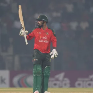সাকিবকে ছাড়িয়ে গেলেন লিটন