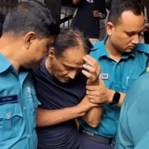 বেনজীরের অর্থপাচার মামলা: রিমান্ডের আদেশ শুনে কাঠগড়ায় ঢলে পড়েন এনায়েত করিম