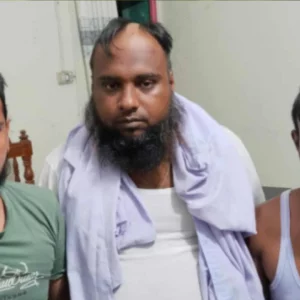 মাদ্রাসার টাকা তুলতে গিয়ে গণপিটুনির শিকার তিন খাদেম