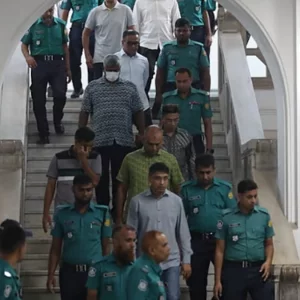 আত্মসমর্পণকারী সেনা কর্মকর্তারা নির্দোষ, মূল অপরাধীরা ভারতে পালিয়েছেন: আইনজীবী