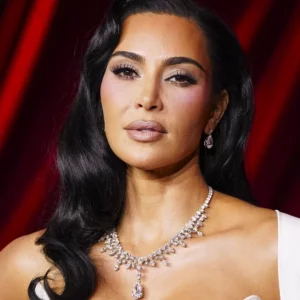 কিম কার্দাশিয়ানের মাথাব্যথা, ধরা পড়ল বিরল রোগ