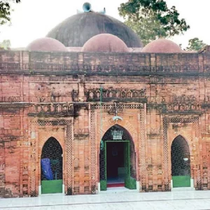 মোগল স্থাপত্যের অনন্য নিদর্শন প্রবাজপুর শাহি মসজিদ