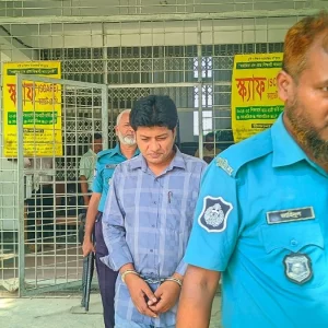 নিয়োগ পরীক্ষায় প্রক্সি দিতে এসে আটক জনতা ব্যাংক কর্মকর্তা