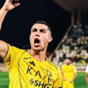 ৯৫০ গোলের মাইলফলক ছুঁয়ে লক্ষ্যের আরও কাছে রোনালদো