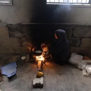 গাজায় তীব্র শীতে ভয়াবহ পরিস্থিতির শঙ্কা, সহায়তা আটকে রেখেছে ইসরায়েল