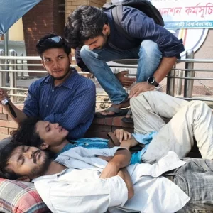 রাবিতে শিক্ষক নিয়োগে অনিয়মের অভিযোগে অনশন-বিক্ষোভ, অতপর তদন্ত কমিটি