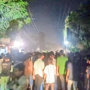 সাভারে ড্যাফোডিল ও সিটি ইউনিভার্সিটির শিক্ষার্থীদের মধ্যে সংঘর্ষ, আহত ১