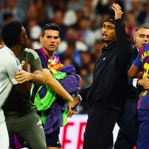 রিয়ালের তোপে ইয়ামাল, এল ক্লাসিকোর শেষ বাঁশির পর উত্তেজনা