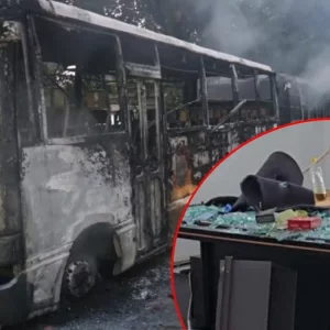 থুতু ফেলায় তছনছ পুরো ক্যাম্পাস, দুপুরেও ধ্বংসস্তূপে উড়ছে ধোঁয়া