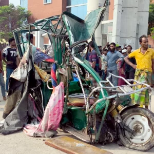 জামালপুরে কাভার্ডভ্যান চাপায় ইজিবাইকের ৪ যাত্রী নিহত