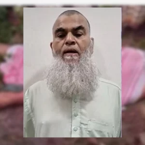 ‘জামাকাপড় না পরেই শুইয়া পড়লাম, আর নিজের পায়ে শিকল দিলাম’