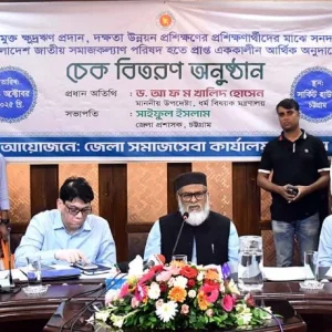 সারাদেশে ভিক্ষাবৃত্তি বন্ধে সমাজসেবা কার্যালয় কাজ করছে: ধর্ম উপদেষ্টা