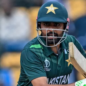 হতাশাজনক প্রত্যাবর্তন বাবরের, বড় ব্যবধানে পাকিস্তানের হার