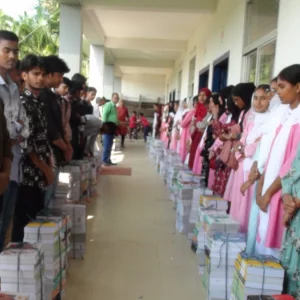 বাকেরগঞ্জে ২০০ শিক্ষার্থী পেলো নতুন বই-বাইসাইকেল