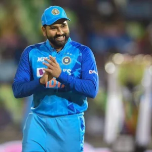 ৩৮ বছর বয়সে প্রথমবারের মতো ওয়ানডে র‍্যাঙ্কিংয়ে এক নম্বরে রোহিত শর্মা