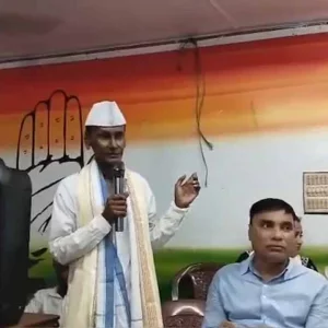 বাংলাদেশের জাতীয় সংগীত গাইলেন কংগ্রেস নেতা