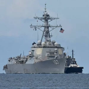 ‘কয়েক ঘণ্টা বা দিনের মধ্যে’ ভেনেজুয়েলায় হামলা চালাতে পারে যুক্তরাষ্ট্র