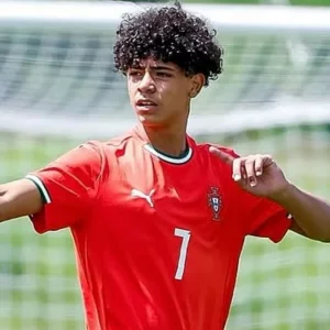 রোনালদো জুনিয়রের আন্তর্জাতিক অভিষেক, বাবার স্বপ্নের পথে আরও এক ধাপ