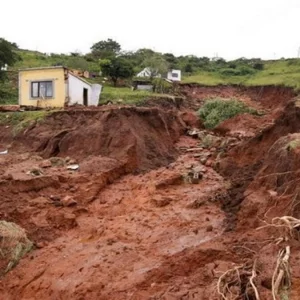 কেনিয়ায় ভূমিধসে কমপক্ষে ১৩ জনের মৃত্যু, অনেকে নিখোঁজ