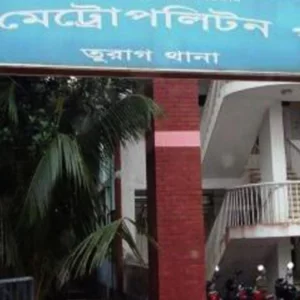 রাজধানীর তুরাগে মাইক্রোবাসের ধাক্কায় পথচারী নিহত, চালককে গণপিটুনি