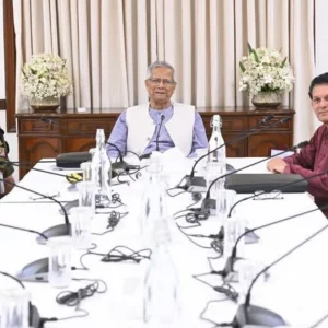 নির্বাচন প্রস্তুতি নিয়ে প্রধান উপদেষ্টার সঙ্গে তিন বাহিনী প্রধানের বৈঠক