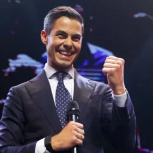 নেদারল্যান্ডসের কনিষ্ঠ ও প্রথম সমকামী প্রধানমন্ত্রী হওয়ার পথে রব জেটেন