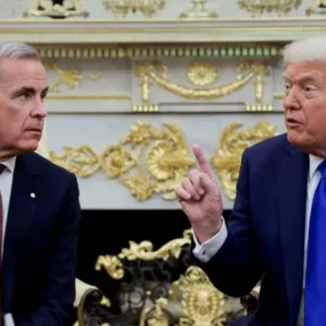 ট্রাম্প ঘোষণা: কানাডার সঙ্গে নতুন করে বাণিজ্য আলোচনায় বসবে না যুক্তরাষ্ট্র