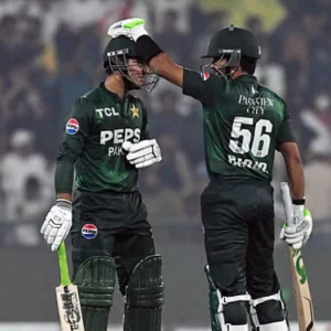 রোহিতকে ছাড়িয়ে রেকর্ড বাবরের, সমতায় পাকিস্তান