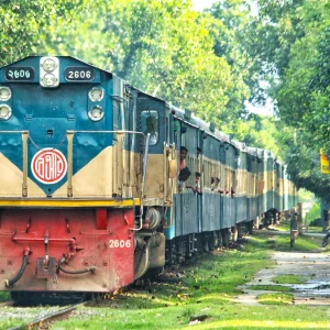 প্রতিদিন বিলম্বে চলে ২ আন্তনগর ট্রেন, ভোগান্তিতে যাত্রীরা