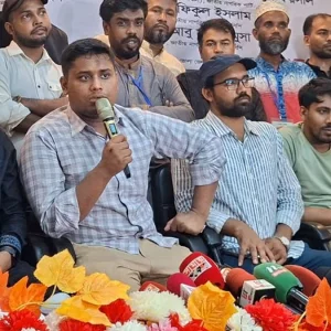 চুপ্পুর কাছ থেকে জুলাই সনদের সার্টিফিকেট নেয়ার চাইতে পানিতে ডুবে মরা ভালো: হাসনাত আব্দুল্লাহ